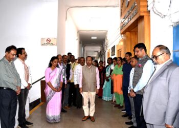 ଗାନ୍ଧୀଙ୍କ ବିଚାରଧାରାରେ ଅନୁପ୍ରାଣିତ ହେବାକୁ ପରାମର୍ଶ