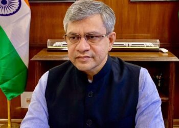 କଟକରୁ ଲୋକସଭା ନିର୍ବାଚନ ଲଢ଼ିବା ନେଇ ଚାଲିଥିବା କଳ୍ପନାଜଳ୍ପନାର ଜବାବ ଦେଲେ କେନ୍ଦ୍ର ରେଳମନ୍ତ୍ରୀ