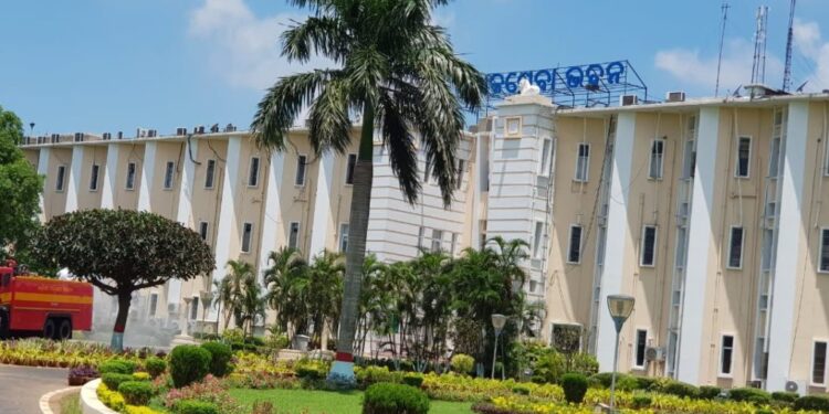 କୃଷି ବିଭାଗର ୫ ଅଧିକାରୀ ଓ କର୍ମଚାରୀ ବହିଷ୍କୃତ