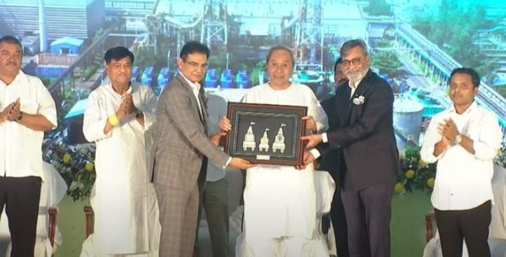 ଟେକ୍ସଟାଇଲ୍ ପାର୍କର ଶିଳାନ୍ୟାସ କଲେ ମୁଖ୍ୟମନ୍ତ୍ରୀ