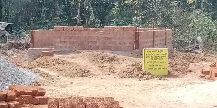 ବୃନ୍ଦାବନପୁର “ପଞ୍ଚାୟତ ବ୍ୟାଙ୍କ ଗୃହ”ସ୍ଥାନାନ୍ତର ଘଟଣା: ବିଭାଗୀୟ କାର୍ଯ୍ୟାନୁଷ୍ଠାନ ଶୂନ, ନିର୍ମାଣ ହେଉଛି ଗୃହ, ବଢୁଛି ବିବାଦ