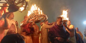 ଚନ୍ଦ୍ରଭାଗା ତୀର୍ଥ ପୁଷ୍କରିଣୀ ରେ ବୁଡ଼ ପକାଇଲେ ଲକ୍ଷାଧିକ ଶ୍ରଦ୍ଧାଳୁ