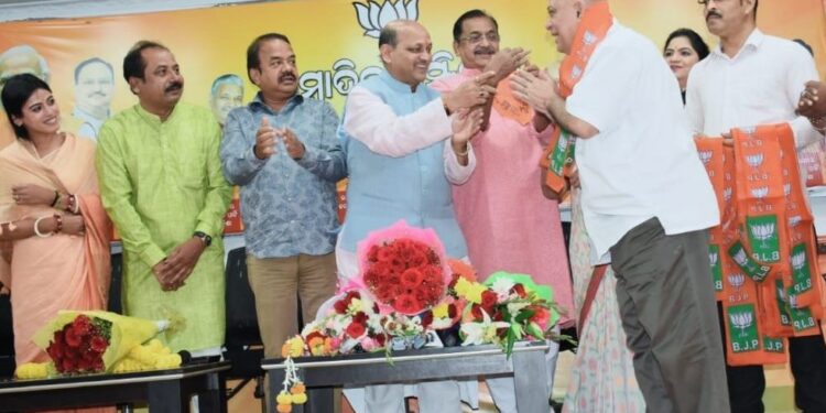 ବିଜେପିରେ ଯୋଗଦେଲେ ପୂର୍ବତନ ମନ୍ତ୍ରୀ ତଥା ବିଜେଡି ନେତା ଦେବାଶିଷ ନାୟକ