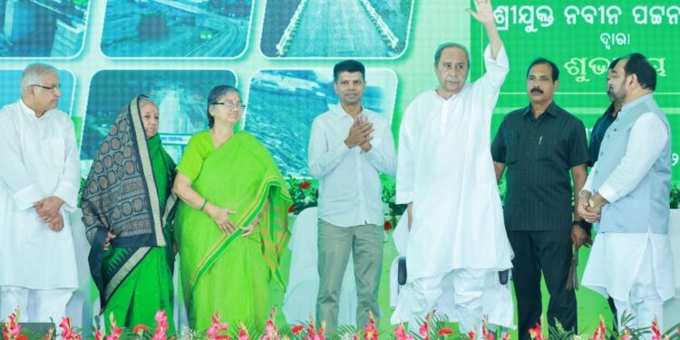 ଗଞ୍ଜାମ ଜିଲ୍ଲାର ୩୯୫୨ କୋଟି ଟଙ୍କାର ପ୍ରକଳ୍ପକୁ ଉଦଘାଟନ ଓ ଭିତ୍ତିପ୍ରସ୍ତର ସ୍ଥାପନ କଲେ ମୁଖ୍ୟମନ୍ତ୍ରୀ