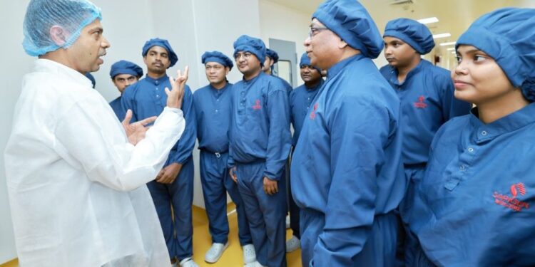 ଓଡିଶାରୁ ଆରମ୍ଭ ହେବ ଟିକା ଉତ୍ପାଦନ, ଭୁବନେଶ୍ବରର ସାପିଜେନ୍‌ ବାୟୋଲଜିକ୍ସ ପରିଦର୍ଶନ କଲେ ପାଣ୍ଡିଆନ