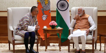 ଭୁଟାନ ପ୍ରଧାନମନ୍ତ୍ରୀଙ୍କୁ ଭେଟିଲେ ପ୍ରଧାନମନ୍ତ୍ରୀ ନରେନ୍ଦ୍ର ମୋଦୀ