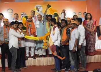 ବିଜେପିରେ ସାମିଲ ହେଲେ ମାହାଙ୍ଗାର ଯୁବ ସମାଜସେବୀ ସୁମନ୍ତ ଘଡେଇ