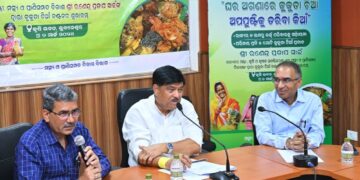 ଲୋକଙ୍କୁ ପୁଷ୍ଟି ଖାଦ୍ୟ ଯୋଗାଇବା ପାଇଁ ଆରମ୍ଭ ହେଲା କୁକୁଡ଼ା ଚିଆଁ ବଣ୍ଟନ କାର୍ଯ୍ୟକ୍ରମ