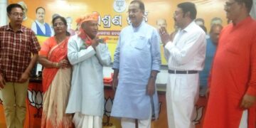 ବିଜେପିରେ ସାମିଲ ହେଲେ ବିଜେଡିର ପୂର୍ବତନ ସାଂସଦ ଓ ବିଧାୟକ ଧନେଶ୍ୱର ମାଝୀ