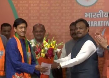 ବିଜେପିରେ ସାମିଲ ହେଲେ ଭର୍ତ୍ତୁହରି ମହତାବ, ସିଦ୍ଧାନ୍ତ ମହାପାତ୍ର ଏବଂ ଦମୟନ୍ତି ବିସ୍ରା