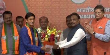 ବିଜେପିରେ ସାମିଲ ହେଲେ ଭର୍ତ୍ତୁହରି ମହତାବ, ସିଦ୍ଧାନ୍ତ ମହାପାତ୍ର ଏବଂ ଦମୟନ୍ତି ବିସ୍ରା