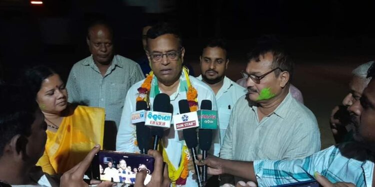 ବାଦଲଙ୍କ ଦଳୀୟ ଟିକେଟ ଘୋଷଣା ପରେ ବିଜେପି ଶିବିରରେ କମ୍ପନ