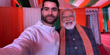 ଜମ୍ମୁ ଓ କଶ୍ମୀରର ସରକାରୀ ହିତାଧିକାରୀ ନାଜିମଙ୍କ ସହ ସେଲଫି ଉଠାଇଲେ ପ୍ରଧାନମନ୍ତ୍ରୀ