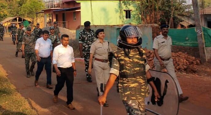 ନିର୍ବାଚନକୁ ଦୃଷ୍ଟିରେ ରଖି ନକ୍ସଲପ୍ରବଣ ଖୁଡୁକୁ ପଞ୍ଚାୟତରେ ଫ୍ଲାଗମାର୍ଚ୍ଚ