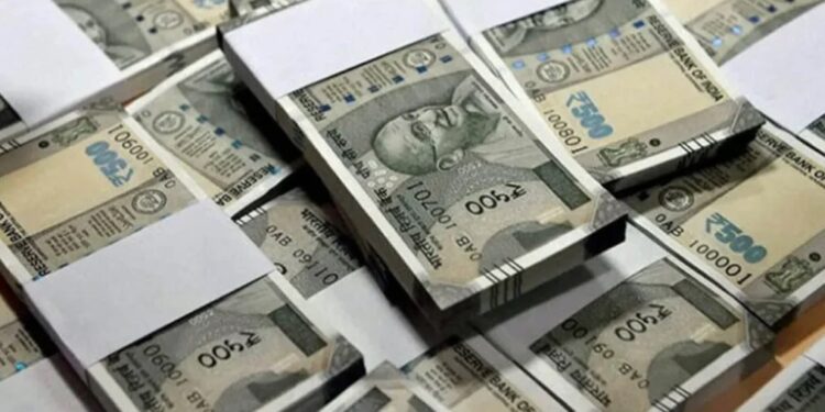 ଲୋକସଭା ନିର୍ବାଚନରେ ​​ଧନ ବଳ ରୋକିବାକୁ ଇସିଆଇ ସତର୍କ, ଦୈନିକ ଜବତ ହେଉଛି ୧୦୦ କୋଟି