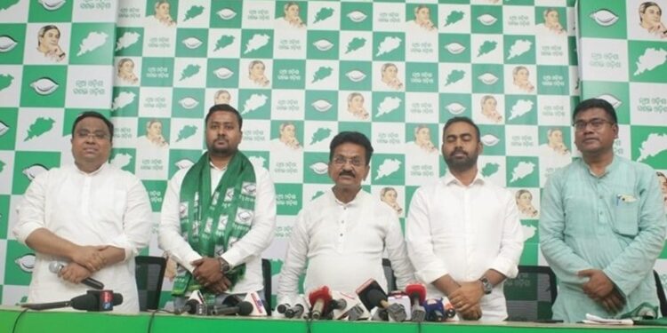 ବିଜେଡ଼ିରେ ମିଶିଲେ ଜର୍ଜ ତିର୍କୀଙ୍କ ପୁଅ ରୋହିତ ଯୋଶେଫ ତିର୍କୀ, ଗତଥର ଥିଲେ କଂଗ୍ରେସ ପ୍ରାର୍ଥୀ