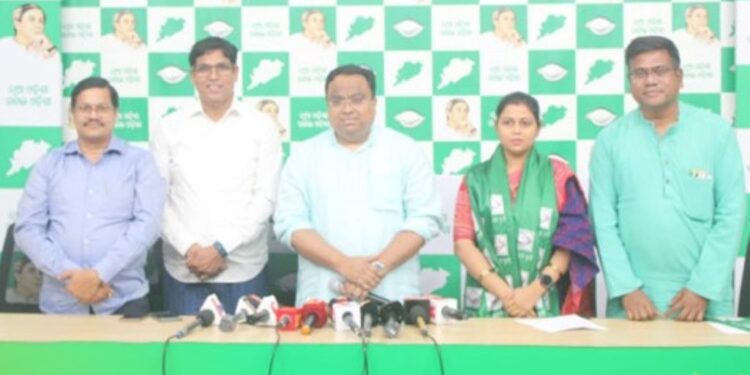 ବିଜେଡ଼ିରେ ଯୋଗଦେଲେ ଦଶପଲ୍ଲା ପୌରପାଳିକାର ଅଧ୍ୟକ୍ଷା ଇଂ ପୁନମ ପ୍ରିୟଦର୍ଶିନୀ