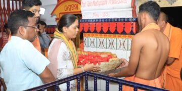 ମା ସମଲେଶ୍ବରୀଙ୍କୁ ଦର୍ଶନ କରି ପ୍ରଚାର ଆରମ୍ଭ କଲେ ଦୀପାଳି ଦାସ