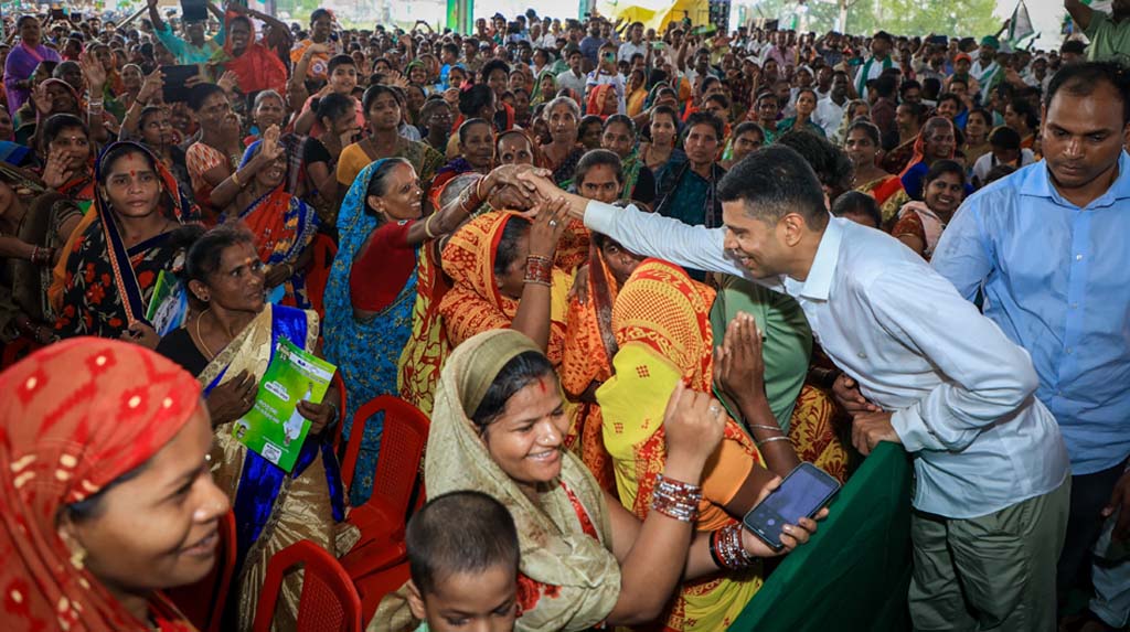 ଜେଲ୍‌ ଯାଇ ବେଲ୍‌ରେ ଆସିଥିବା ବ୍ୟକ୍ତିଙ୍କୁ ଆମେ ଜେଲ ପଠାଇବା, ସଂସଦକୁ ନୁହେଁ: କାର୍ତ୍ତିକ ପାଣ୍ଡିଆନ