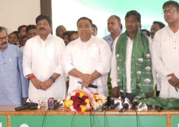 ଶଙ୍ଖ ଫୁଙ୍କିଲେ ପୂର୍ବତନ ମନ୍ତ୍ରୀ ଗଣେଶ୍ବର ବେହେରା