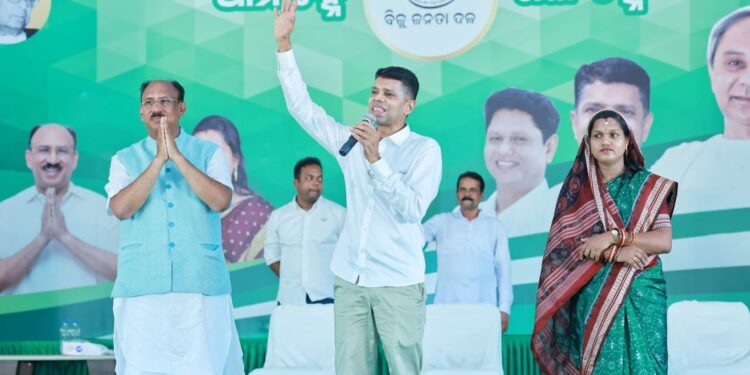 କାର୍ତ୍ତିକ ପାଣ୍ଡିଆନଙ୍କ ଉପକୂଳ ଓଡିଶାରେ ମାରାଥନ ପ୍ରଚାର