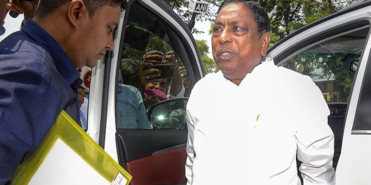 ଆଲମଗିର ଆଲାମଙ୍କୁ ଝଟକା: ୬ ଦିନ ଇଡି ହେପାଜତକୁ ପଠାଇଲେ କୋର୍ଟ