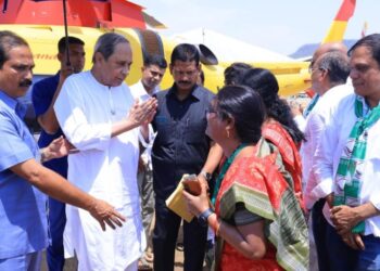 କାଳବୈଶାଖୀ ଯୋଗୁଁ ମୁଖ୍ୟମନ୍ତ୍ରୀଙ୍କ ହେଲିକାପ୍ଟର କରିପାରିଲାନି ଅବତରଣ, ଗଲା ଝାରସୁଗୁଡା