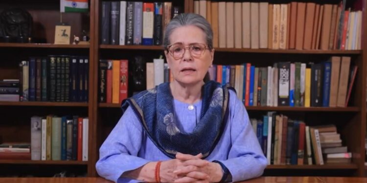 ‘ମହିଳାମାନଙ୍କୁ ପ୍ରତିବର୍ଷ ମିଳିବ ଏକ ଲକ୍ଷ’: ନିର୍ବାଚନ ମଧ୍ୟରେ ସୋନିଆ ଗାନ୍ଧୀଙ୍କ ବଡ ଘୋଷଣା