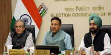 ସର୍ଭେ ଆଳରେ ଭୋଟରଙ୍କ ବିବରଣୀ ମାଗିବା ରାଜନୈତିକ ଦଳଙ୍କ ଲାଞ୍ଚ ଆଚରଣ ସଦୃଶ: ନିର୍ବାଚନ ଆୟୋଗ