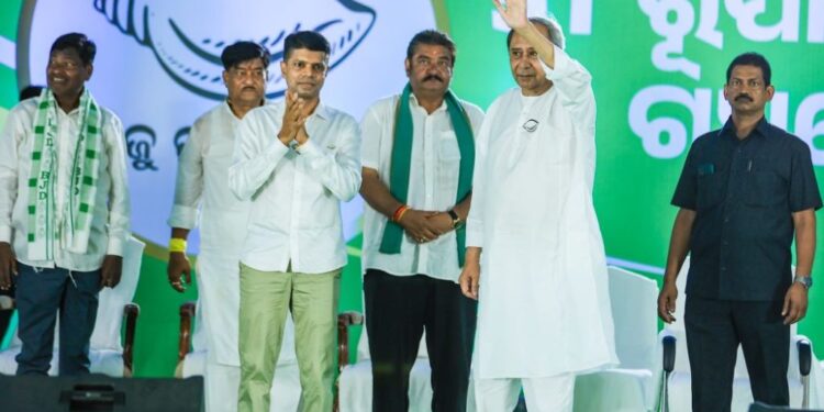 କେନ୍ଦ୍ରାପଡାରେ ମୁଖ୍ୟମନ୍ତ୍ରୀଙ୍କ ଦମଦାର ପ୍ରଚାର