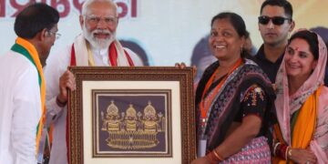 ମୋଦିଙ୍କ ତେରଚ୍ଛା ବାଣ, ଓଡିଶାରେ ମୁଖ୍ୟମନ୍ତ୍ରୀ ଜଣେ ଓଡିଆ ହେବେ