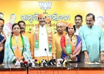 ବୁଥରେ ଇଭିଏମ ଭାଙ୍ଗିବାକୁ ନେଇ ଉତ୍ତେଜନା: ଚିଲିକା ବିଧାୟକଙ୍କ ଉପରେ ବିଜେଡ଼ି ଆଣିଲା ଅଭିଯୋଗ