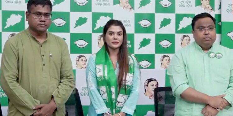 ବିଜେଡ଼ିରେ ଯୋଗଦେଲେ ଫିଲ୍ମ ଅଭିନେତ୍ରୀ ସ୍ୱପ୍ନା ପତି