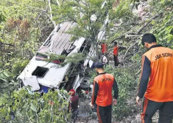 ଜମ୍ମୁ ଆକ୍ରମଣରେ ପାକିସ୍ଥାନର ହାତ, ୨୦ ମିନିଟ ଯାଏଁ ବସ୍‌ କୁ ଗୁଳି ଚଳାଇଥିଲେ ୪ ଆତଙ୍କବାଦୀ