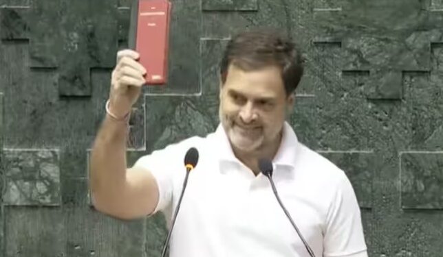 ସମ୍ବିଧାନ ହାତରେ ଧରି ଶପଥ ନେଲେ ରାହୁଲ