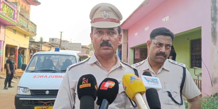 ମହିଳାଙ୍କ ଗଳାକାଟି ହତ୍ୟା, ସ୍ଥଳରେ ପୋଲିସର ତଦନ୍ତ ଆରମ୍ଭ