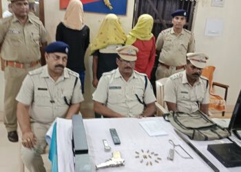 ୩ ଡକାୟତ ଗିରଫ: କାର, ବନ୍ଧୁକ, ଗୁଳି ଜବତ ସହ ଚୋରି ସାମଗ୍ରୀ ଉଦ୍ଧାର