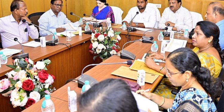 ସଂସ୍କୃତି ବିଭାଗର ସମୀକ୍ଷା କଲେ ମନ୍ତ୍ରୀ ସୂର୍ଯ୍ୟବଂଶୀ ସୂରଜ