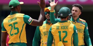 ଇଂଲଣ୍ଡ ଠାରୁ ବିଜୟ ପରେ ସେମିଫାଇନାଲର ନିକଟତର ହେଲା ଦକ୍ଷିଣ ଆଫ୍ରିକା