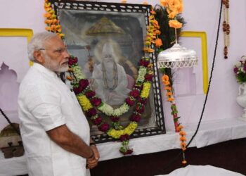 ସନ୍ଥ କବୀର ଦାସଙ୍କ ଜନ୍ମ ବାର୍ଷିକୀରେ ପ୍ରଧାନମନ୍ତ୍ରୀ ନରେନ୍ଦ୍ର ମୋଦୀଙ୍କ ଶ୍ରଦ୍ଧାଞ୍ଜଳି