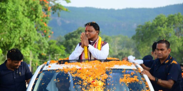 ଜନ୍ମ ମାଟି ରାଇକଳାରେ ମୁଖ୍ୟମନ୍ତ୍ରୀ: ପିଲାଦିନର ସ୍ମୃତି ମନେପକାଇଲେ ହେଲେ ଭାବବିହ୍ୱଳ