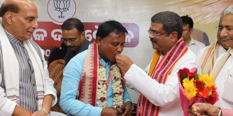 ଆଜି ମୁଖ୍ୟମନ୍ତ୍ରୀଙ୍କ ଶପଥ ଗ୍ରହଣ ଉତ୍ସବରେ ପ୍ରଧାନମନ୍ତ୍ରୀଙ୍କ ସହ ଯୋଗ ଦେବେ ନଅ ଟି ରାଜ୍ୟର ମୁଖ୍ୟମନ୍ତ୍ରୀ