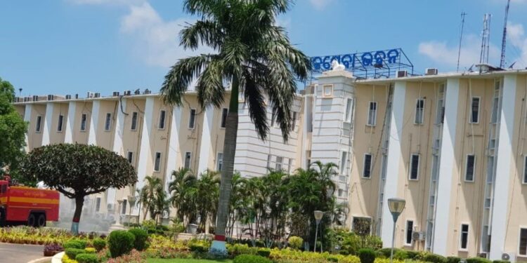 ଜୁନ୍ ୩୦ ଯାଏଁ ସରକାରୀ କର୍ମଚାରୀଙ୍କ ଛୁଟି ବାତିଲ