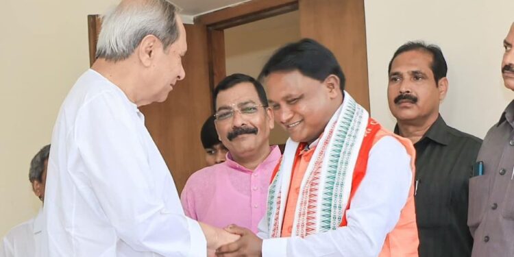 ନବୀନଙ୍କୁ ସାକ୍ଷାତ କଲେ ଭାବି ମୁଖ୍ୟମନ୍ତ୍ରୀ ମୋହନ ମାଝୀ