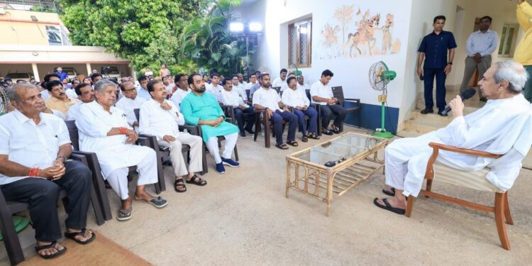 ବିଜେଡିର ପରାଜିତ ପ୍ରାର୍ଥୀଙ୍କୁ ନେଇ ବୈଠକ କଲେ ନବୀନ