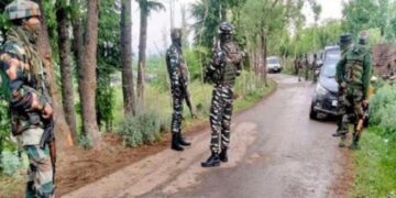 ରାଜୌରୀରେ ସେନା ଶିବିର ଉପରକୁ ଆକ୍ରମଣ: କୁଲଗାମରେ ୫ ଆତଙ୍କବାଦୀ ନିହତ