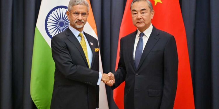 ଚୀନ୍ର ବୈଦେଶିକ ମନ୍ତ୍ରୀଙ୍କୁ ଭେଟିଲେ ଏସ ଜୟଶଙ୍କର: ଏଲଏସି ପ୍ରସଙ୍ଗରେ ଦେଖାଇଲେ କଡା ଆଭିମୁଖ୍ୟ