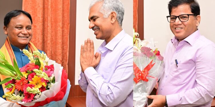 ମୁଖ୍ୟମନ୍ତ୍ରୀଙ୍କୁ ସାକ୍ଷାତ କଲେ ମୁଖ୍ୟ ଶାସନ ସଚିବ ଏବଂ ଅତିରିକ୍ତ ମୁଖ୍ୟ ଶାସନ ସଚିବ