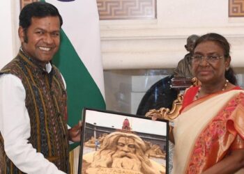 ବାଲୁକା ଶିଳ୍ପୀ ସୁଦର୍ଶନ ପଟ୍ଟନାୟକଙ୍କୁ ଅଭିନନ୍ଦନ ଜଣାଇଲେ ରାଷ୍ଟ୍ରପତି ଦ୍ରୌପଦୀ ମୁର୍ମୁ
