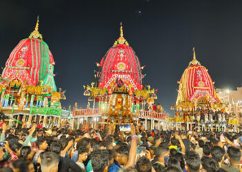 ସିଂହଦ୍ୱାର ସମ୍ମୁଖରେ ତିନି ରଥ, ବୁଧବାର ସୁନାବେଶ